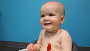 How Do I Know if My Baby is Ready for Spoon Feeding and Solids? - Chicago  Pediatric Therapy & Wellness Center