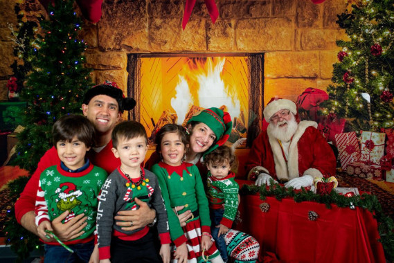 Santa visits the clinic in 2020.